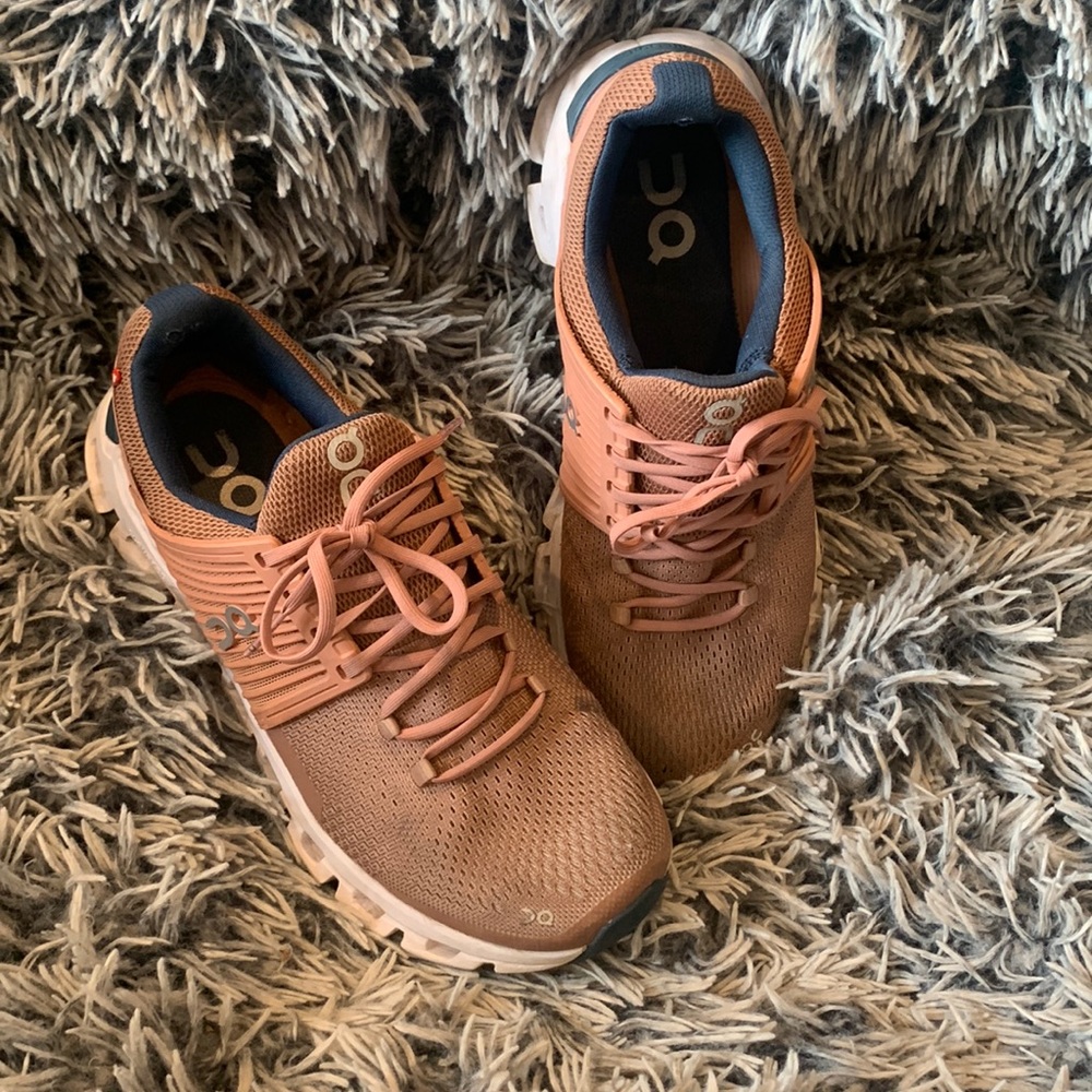 On Running Cloud Shoes. Size 8.5, women’s. Pink/mauve color.
